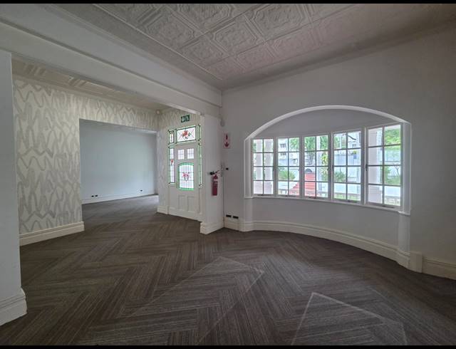 420M² BUILDING TO LET IN WINDERMERE